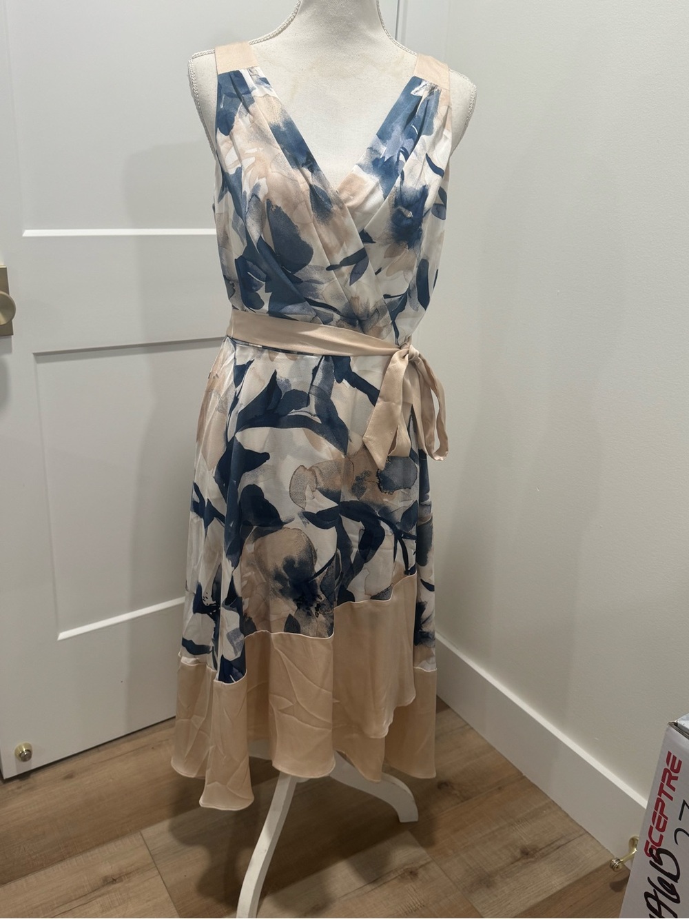 DKNY Sleeveless V-Neck Floral Midi Dress in Beige and Navy